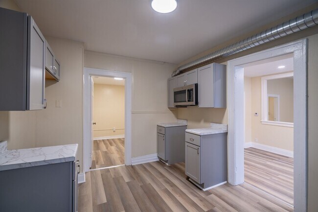 Building Photo - 86 Hawley St