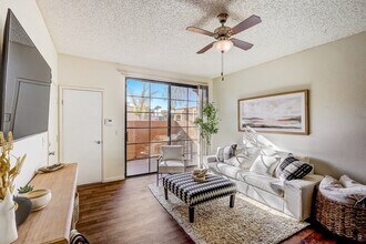 Building Photo - Desert Ridge