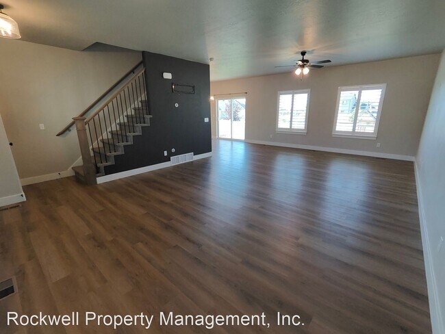 Foto del edificio - 4 br, 2.5 bath House - 2412 W Anne Ave
