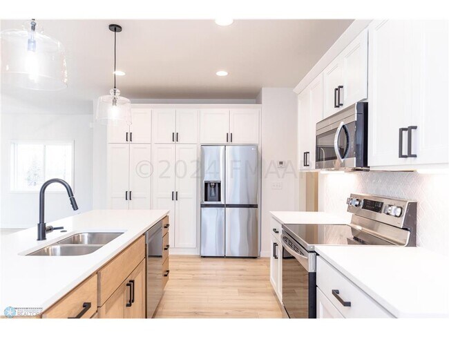 Foto del edificio - 6109 Martin Ln W