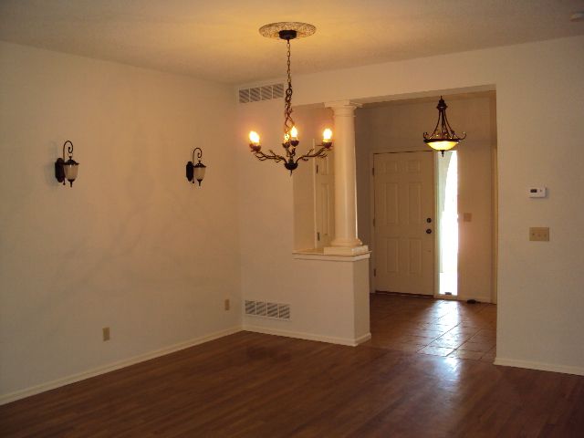 Building Photo - 6425 W 143rd Ter