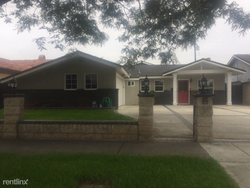 Primary Photo - 3 br, 2 bath House - 979 Post Rd