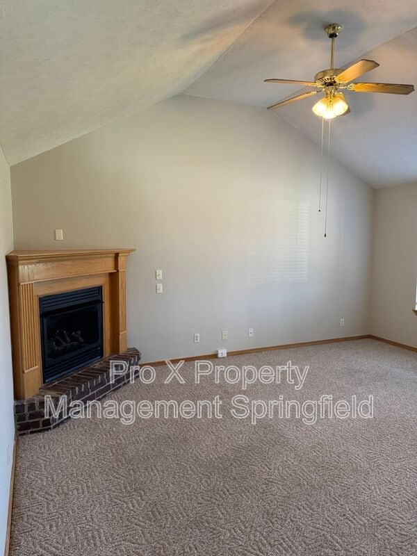 Building Photo - 3807 W Montclair St