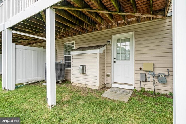 Building Photo - 26584 Raleigh Rd