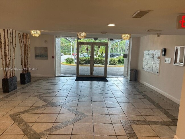 Foto del edificio - 2821 NE 163rd St