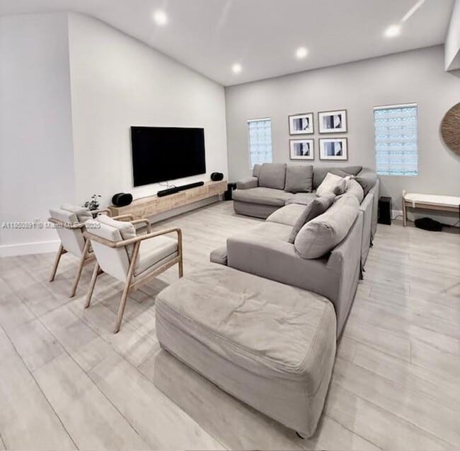 Foto del edificio - 9938 NW 30th St
