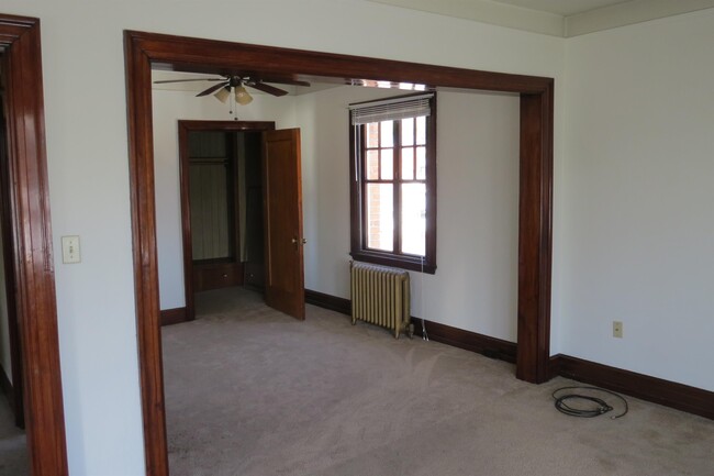 Building Photo - 230 S Washington St