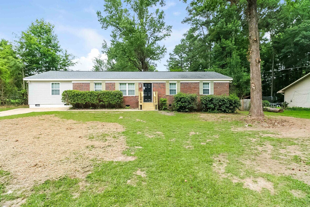 Primary Photo - 693 Oak Dr