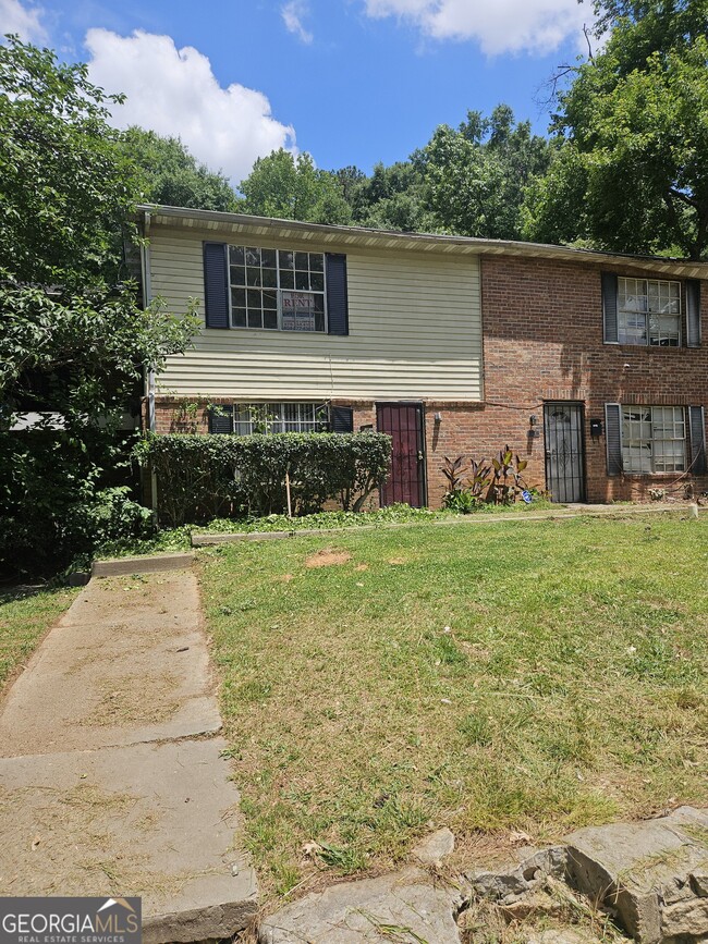 Building Photo - 1987 Whitehall Forest Ct SE