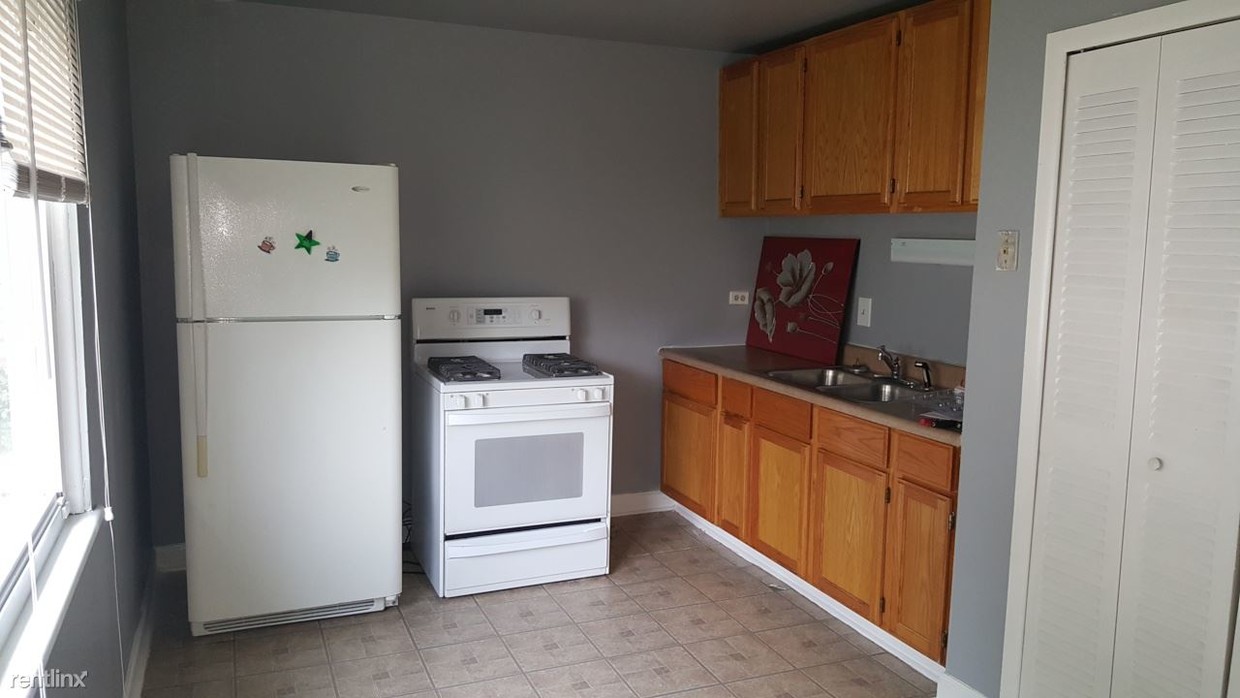 Primary Photo - 1510 W 109th Pl