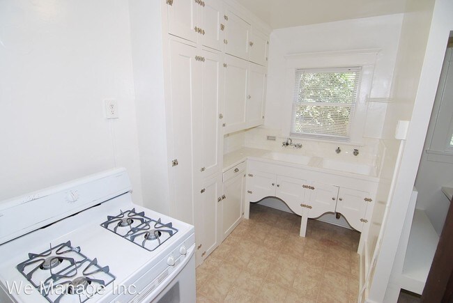 Foto del edificio - 366 Carroll Park E