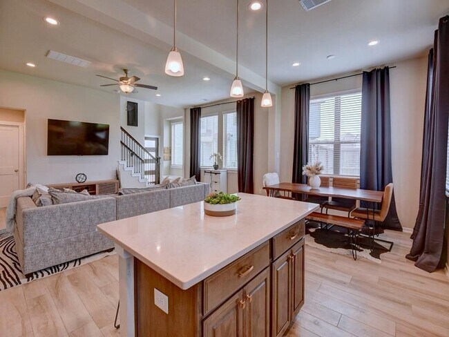 Foto del edificio - 2543 Manor Valley Ct