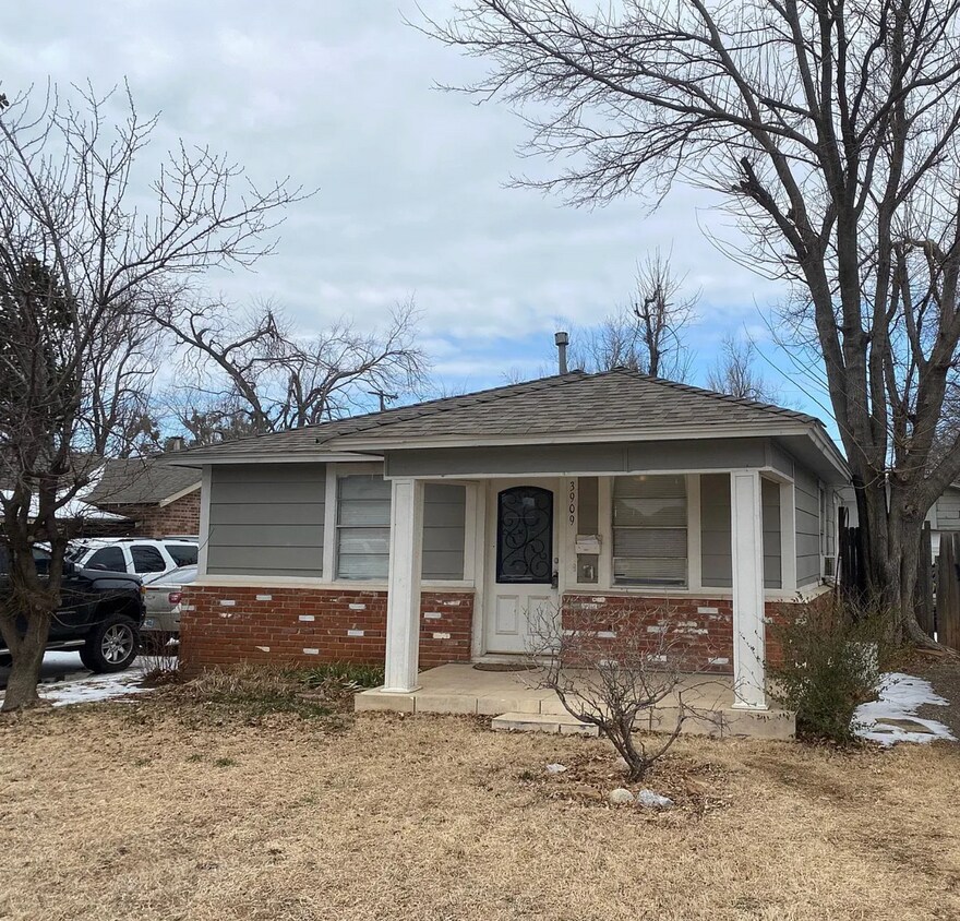 Foto principal - 3909 NW 12th St