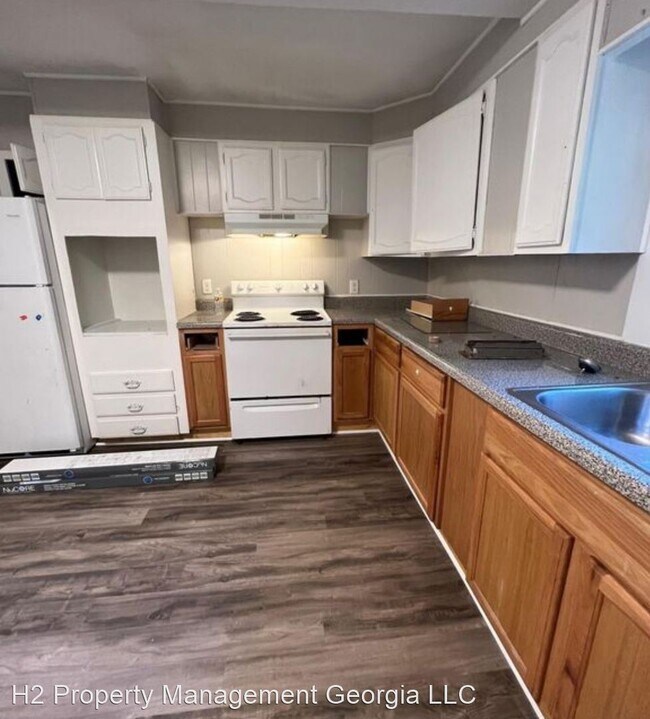 Building Photo - 3 br, 1 bath House - 187 Park Ave