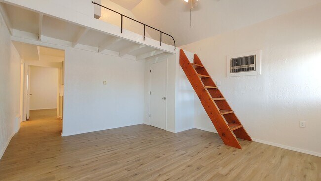 Foto del edificio - Newly Remodeled 2 Bedroom, 1 Bath!