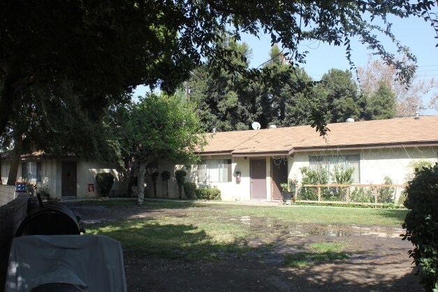 Foto del edificio - 435-440 Sandia Ave
