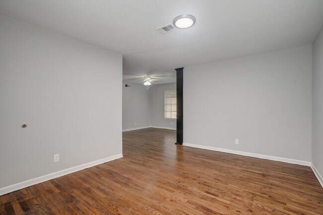 Foto del edificio - $1,000 Move In Special – First Month with 18 Month Lease