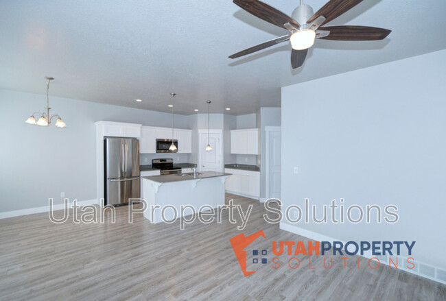 Building Photo - 14571 S Quiet Shade Dr