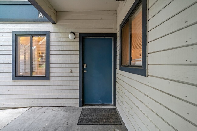 Building Photo - AVAILABLE JULY - 3 Bed / 2 Bath CLOSE TO CAL POLY