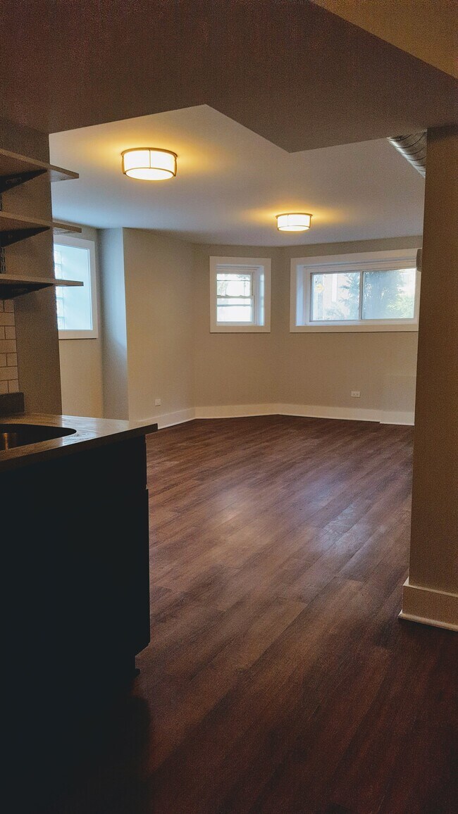 Foto del edificio - 1473 W Catalpa Ave