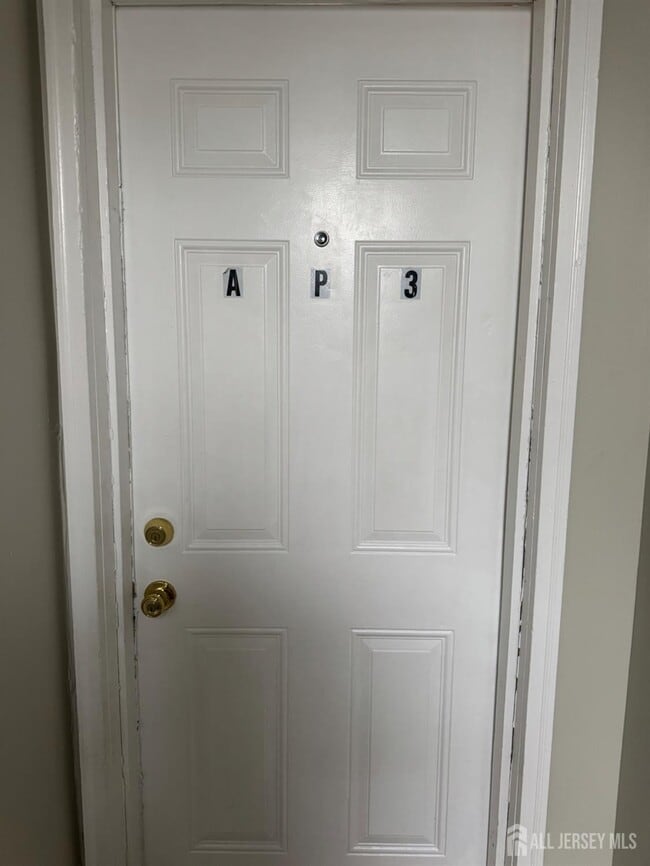 Building Photo - 214 Grant St