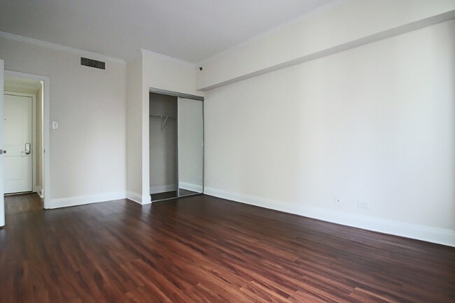 Foto del edificio - 204 E Chestnut St