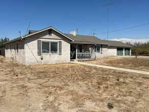 Building Photo - 15290 Sunset Dr