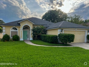 Building Photo - 1704 Tall Tree Dr S