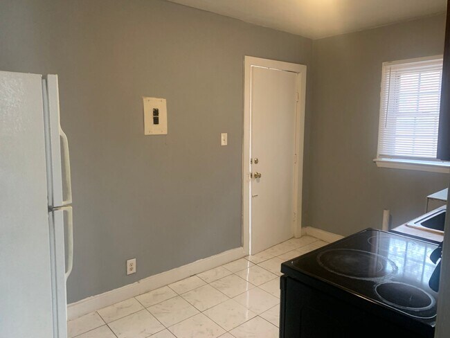 Foto del edificio - 1/2 Off One Months Rent Special!!! Cozy Two Bedroom Duplex in Lincoln Heights!