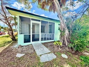 Building Photo - 7960 Boca Ciega Dr