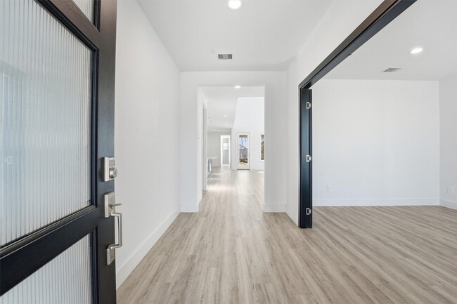 Building Photo - 13744 Rising Sun Ln