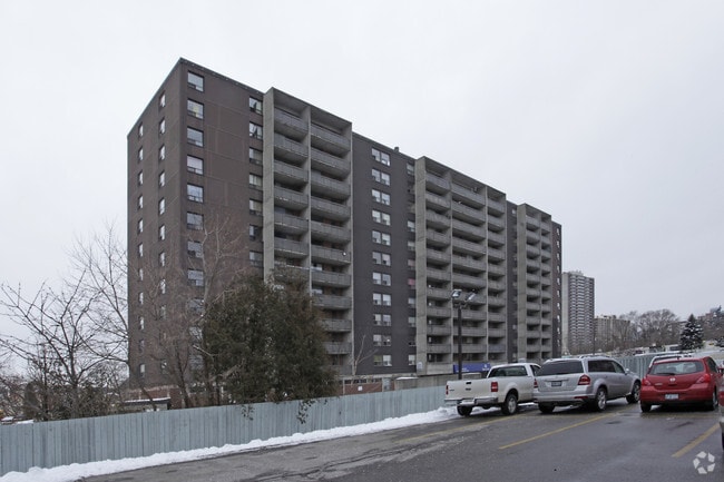 Photo principale - 120 Dundas St E