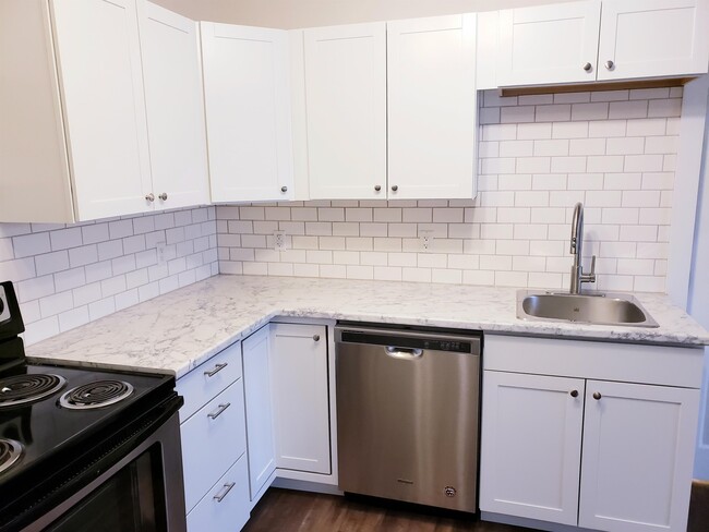 Building Photo - 1230 Ottawa St