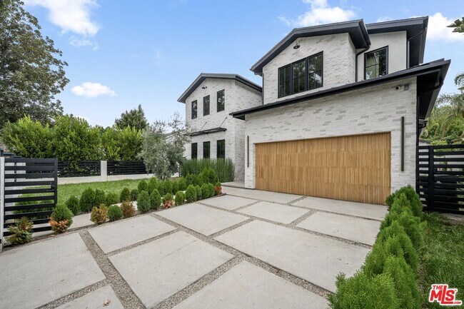 Foto del edificio - 4740 Sunnyslope Ave