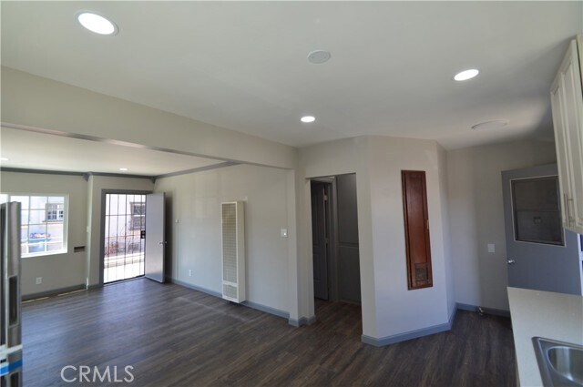 Building Photo - 650 Eastmont Ave