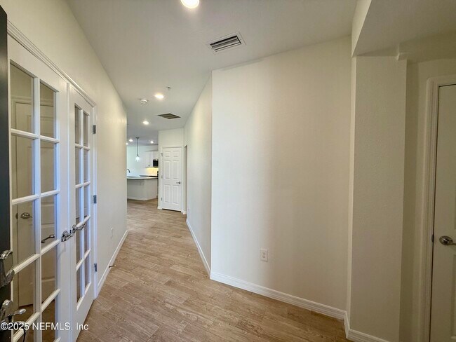 Building Photo - 585 Orchard Pass Ave