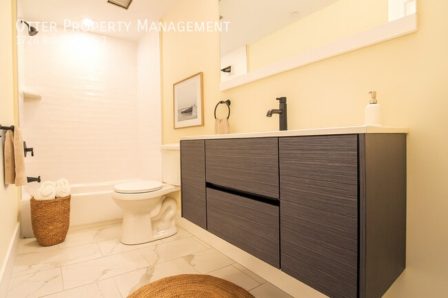 Foto del edificio - 1728 Ridge Ave