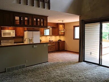 Building Photo - 4412 Lorcardo Dr NE