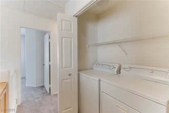 Building Photo - 11032 African Sunset St