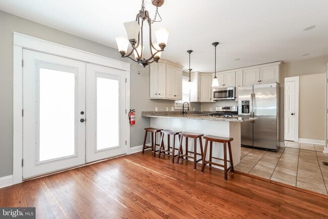 Building Photo - 227 Delview Ln