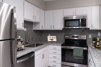 Building Photo - Skyline at Kessler