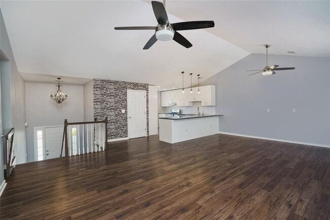 Building Photo - 5060 Meadow Overlook Dr