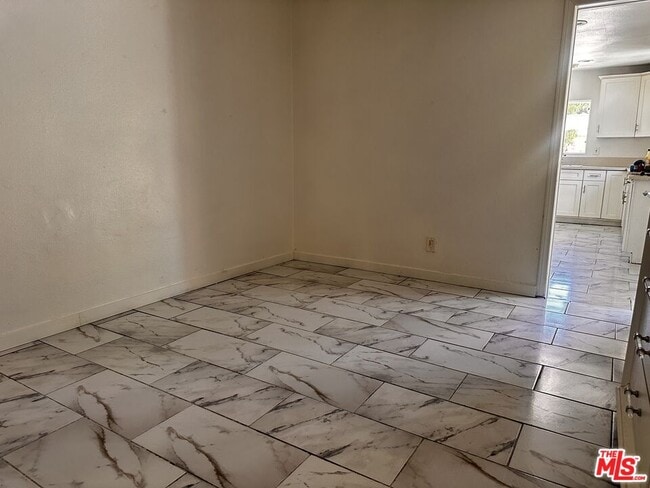 Foto del edificio - 820 E 84th Pl