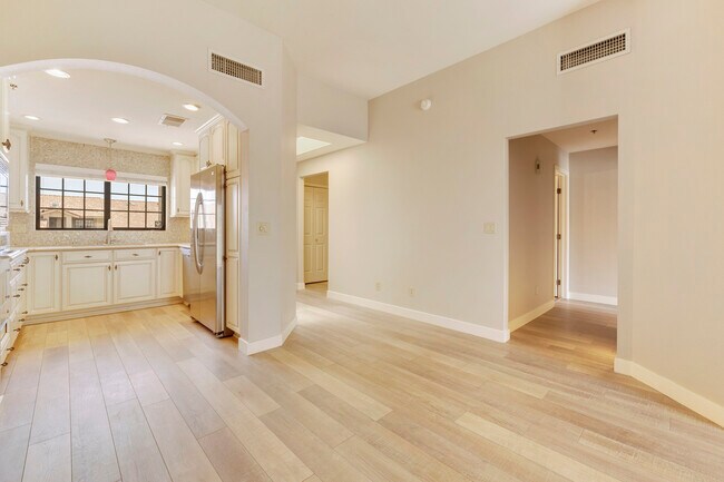 Inside Entry - 11515 N 91st St