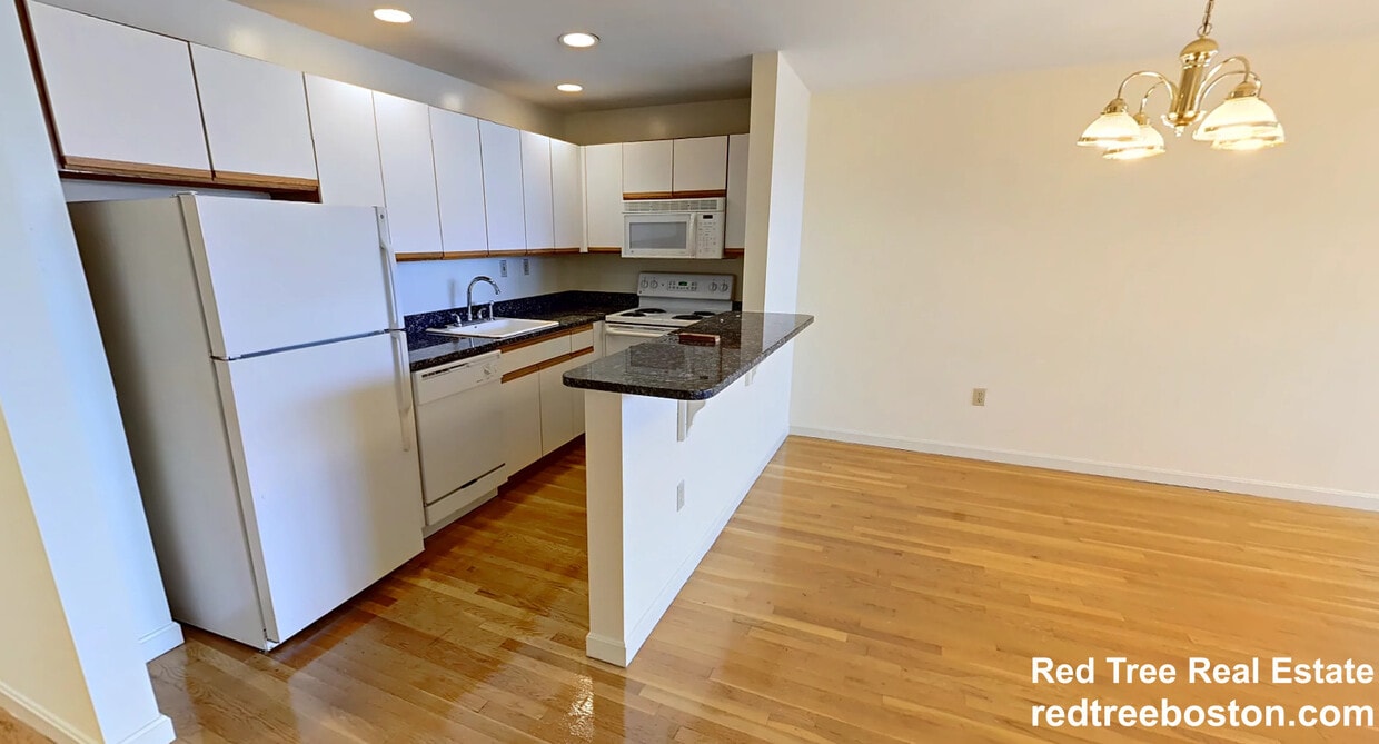 Photo - 100 Queensberry St. Unit 7