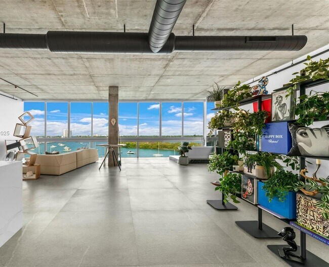Foto del edificio - 7934 West Dr