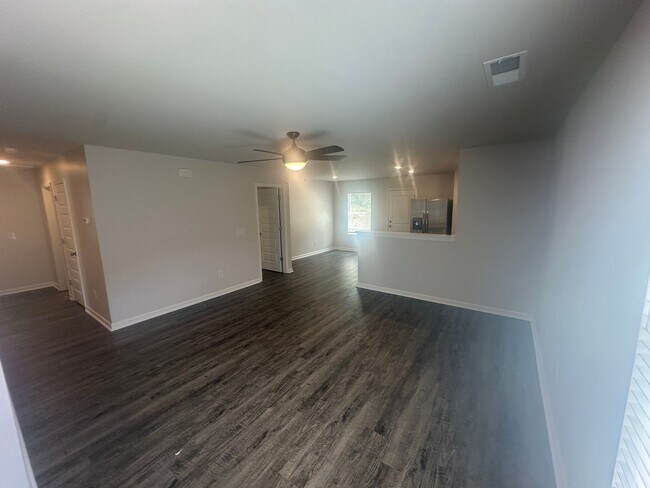 Foto del edificio - *Pre-leasing* BRAND NEW Three Bedroom | Tw...