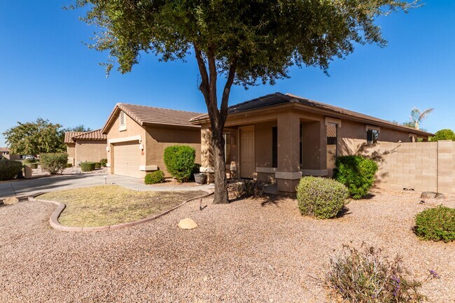 Building Photo - 4384 E Cherry Hills Dr