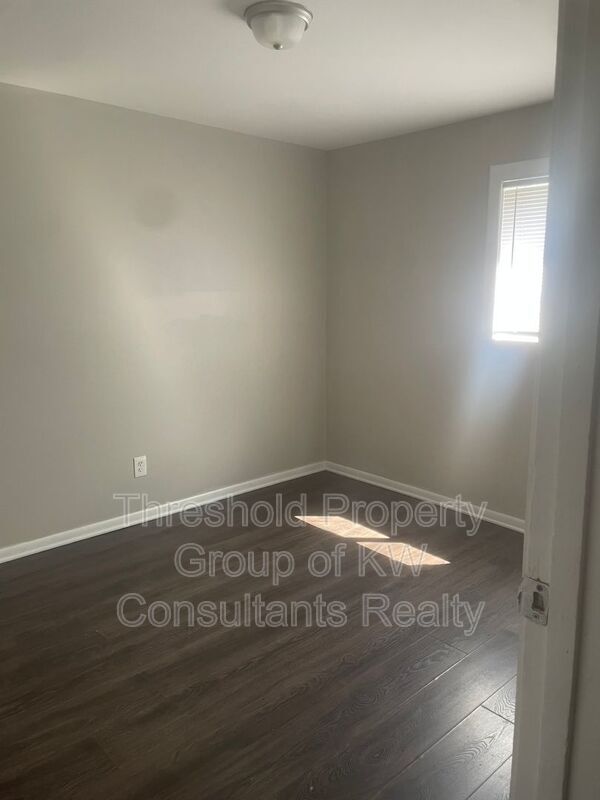 Foto del edificio - 1170 Bryden Rd