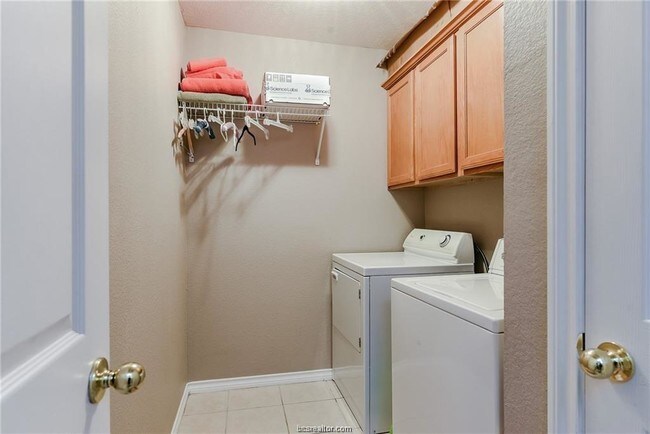 Building Photo - 3763 Oldenburg Ln